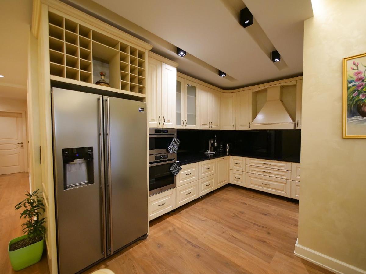 Sea Side Apartment Влёра Экстерьер фото