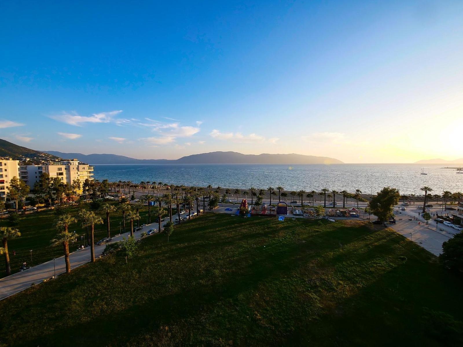 Sea Side Apartment Влёра Экстерьер фото